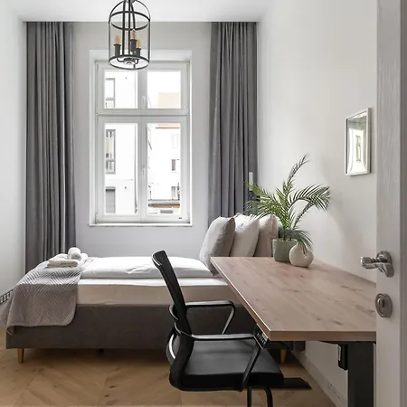 Glam & Chic - Centre By Lion Апартаменты