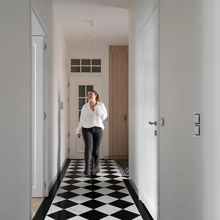 Glam & Chic - Centre By Lion شقة