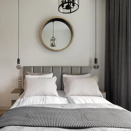 Апартаменты Glam & Chic - Centre By Lion *